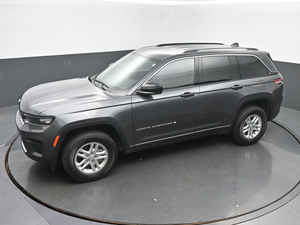 Used 2022 Jeep Grand Cherokee Laredo w/ Luxury Tech Group I AWD/4WD image 36
