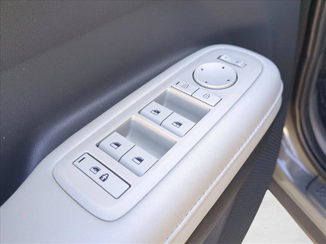 Used 2025 Hyundai Santa Fe SEL FWD image 11