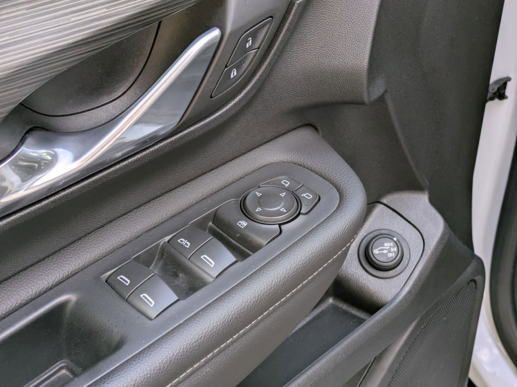 Certified 2022 GMC Terrain SLE w/ Driver Convenience Package image 10