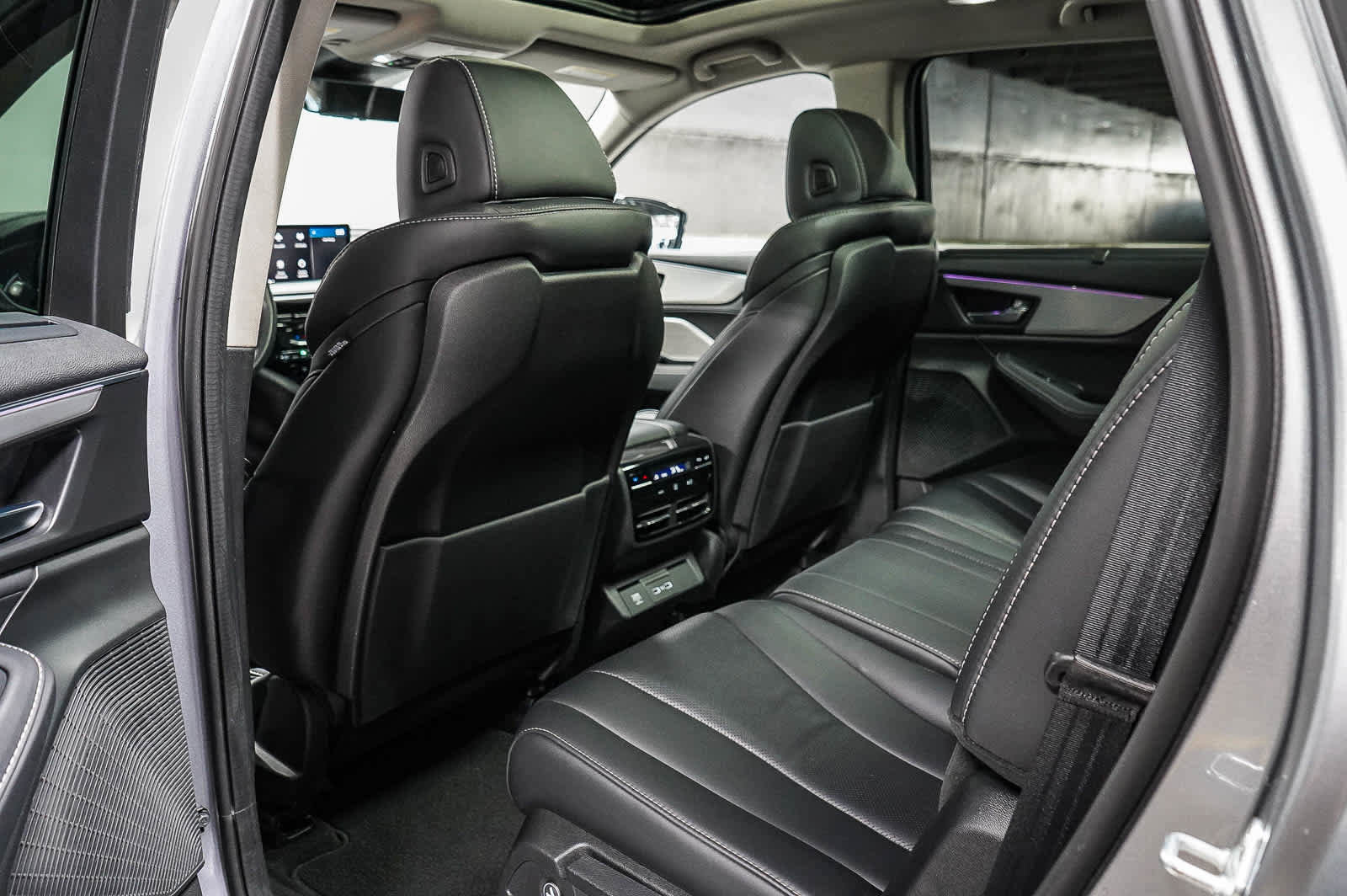 Used 2023 Acura MDX SH-AWD w/ Technology Package image 19