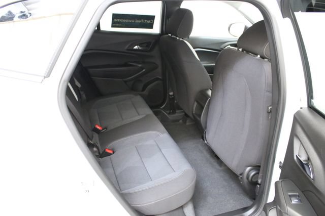 Certified 2025 Chevrolet Trax LS FWD image 27