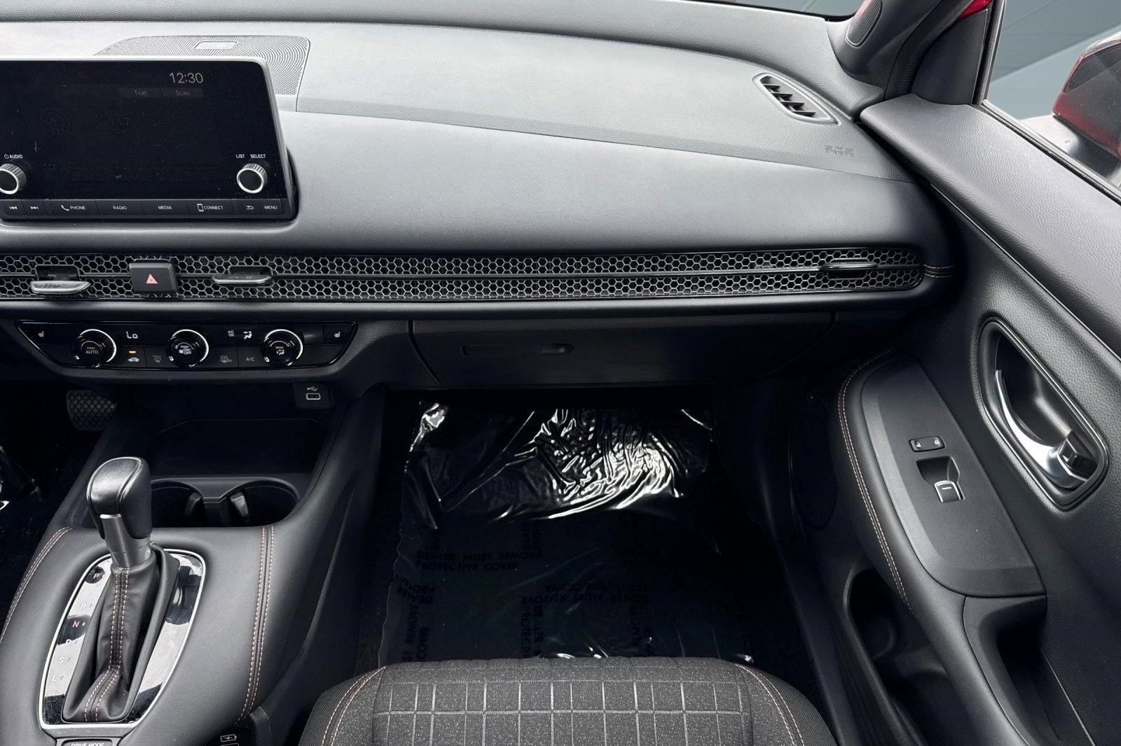 Certified 2023 Honda HR-V Sport image 30