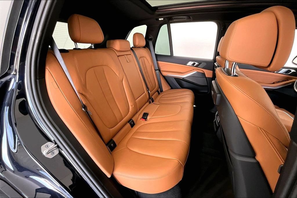 Used 2021 BMW X5 M50i w/ Premium Package AWD/4WD image 33