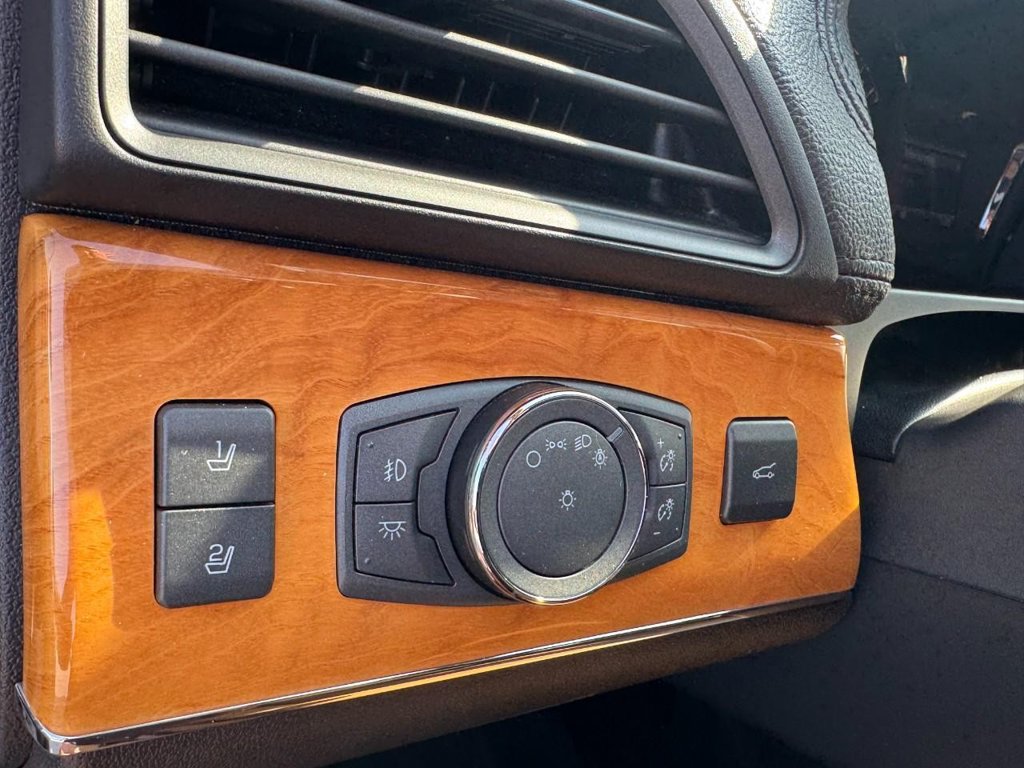 Used 2014 Lincoln MKX FWD w/ Equipment Group 102A image 17