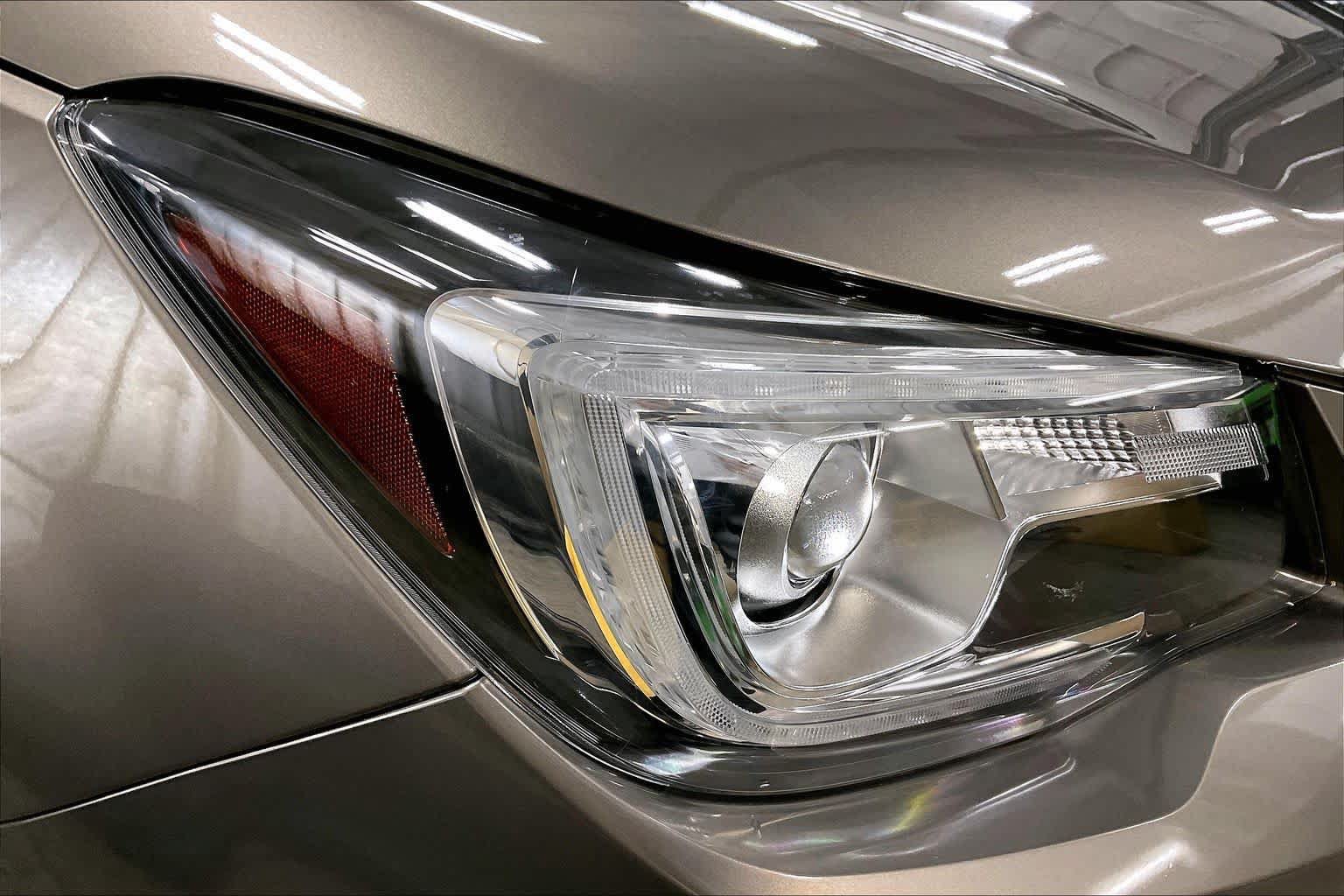 Used 2017 Subaru Forester 2.5i Touring AWD/4WD image 27