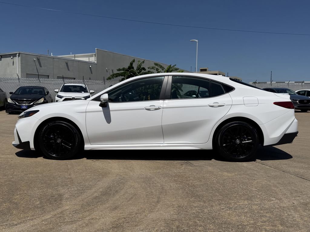 Used 2026 Toyota Camry SE FWD image 6