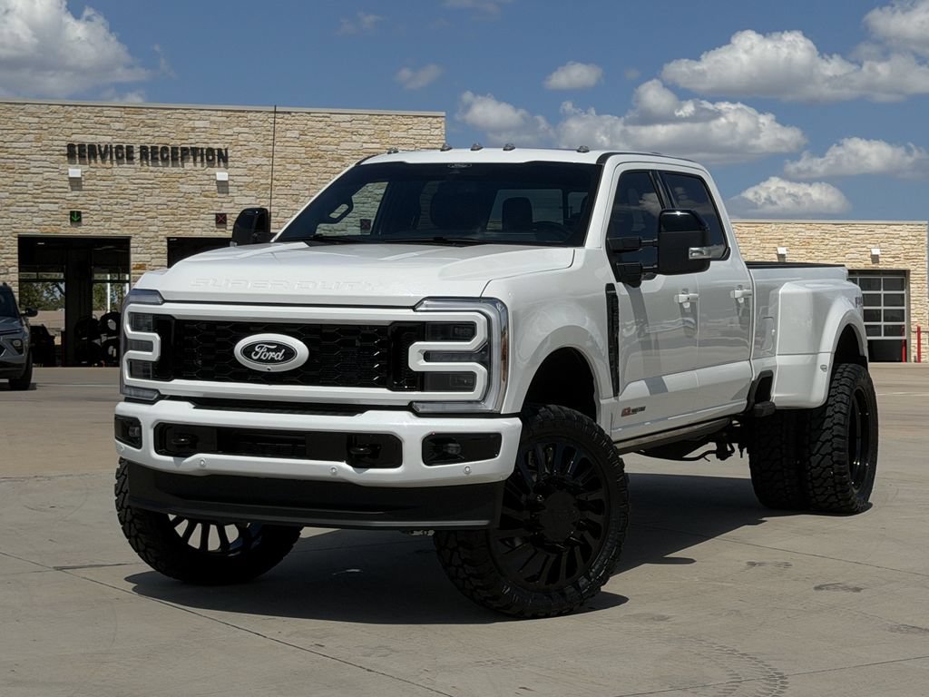 Used 2025 Ford F350 Platinum AWD/4WD image 2