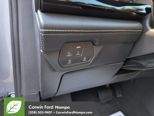 Used 2024 Volkswagen Atlas SE AWD/4WD image 13