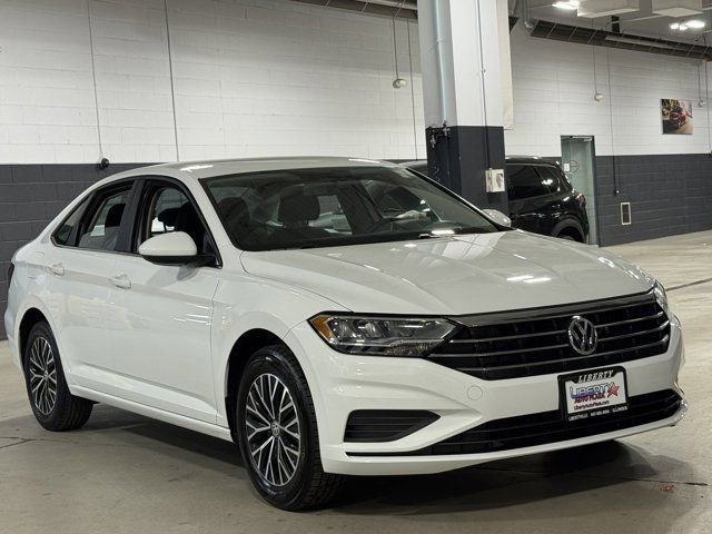 Used 2021 Volkswagen Jetta S image 2