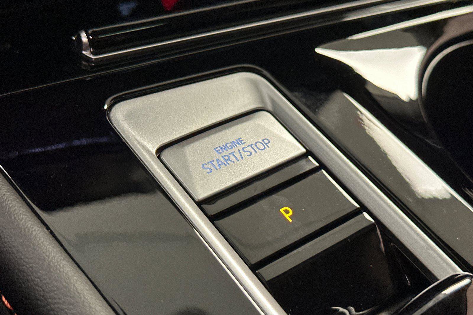 New 2025 Volkswagen Atlas Peak Edition SE image 21