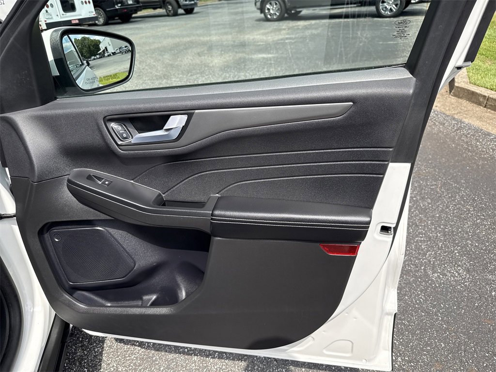 Used 2024 Ford Escape SE image 14