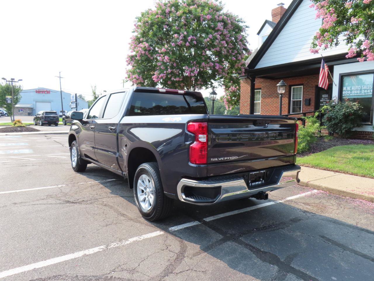 Used 2023 Chevrolet Silverado 1500 LT w/ Protection Package AWD/4WD image 5
