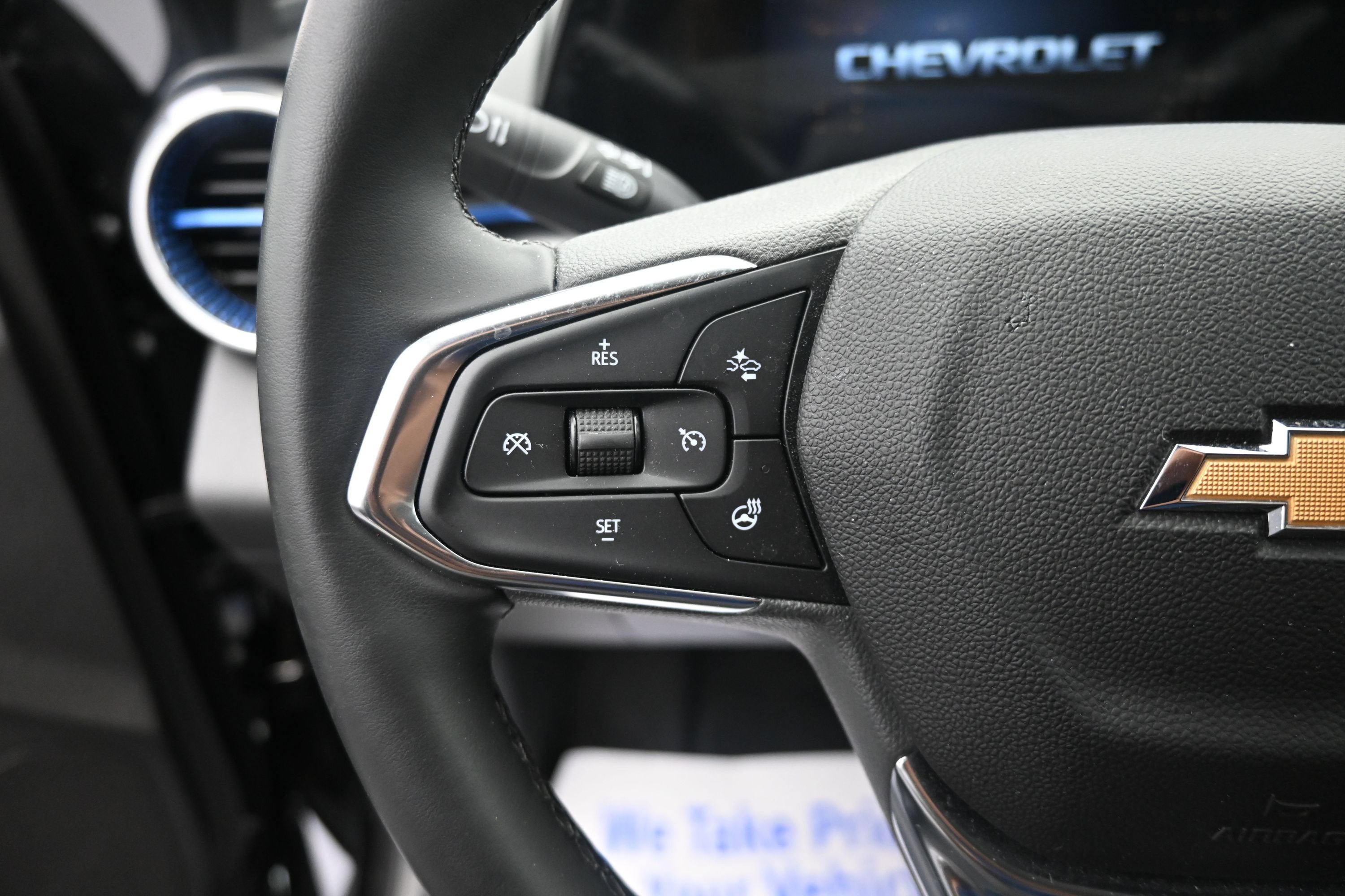 Used 2025 Chevrolet Trax LT w/ LT Convenience Package FWD image 12