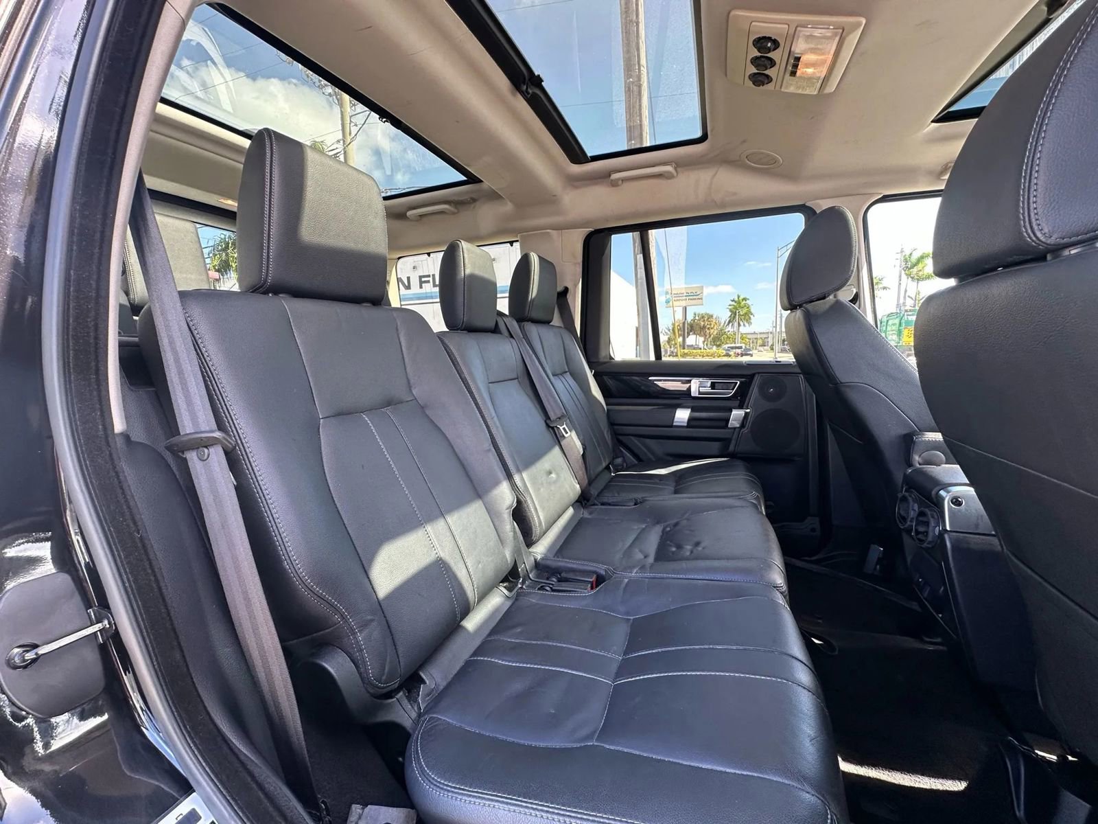 Used 2016 Land Rover LR4 HSE Silver Edition image 14