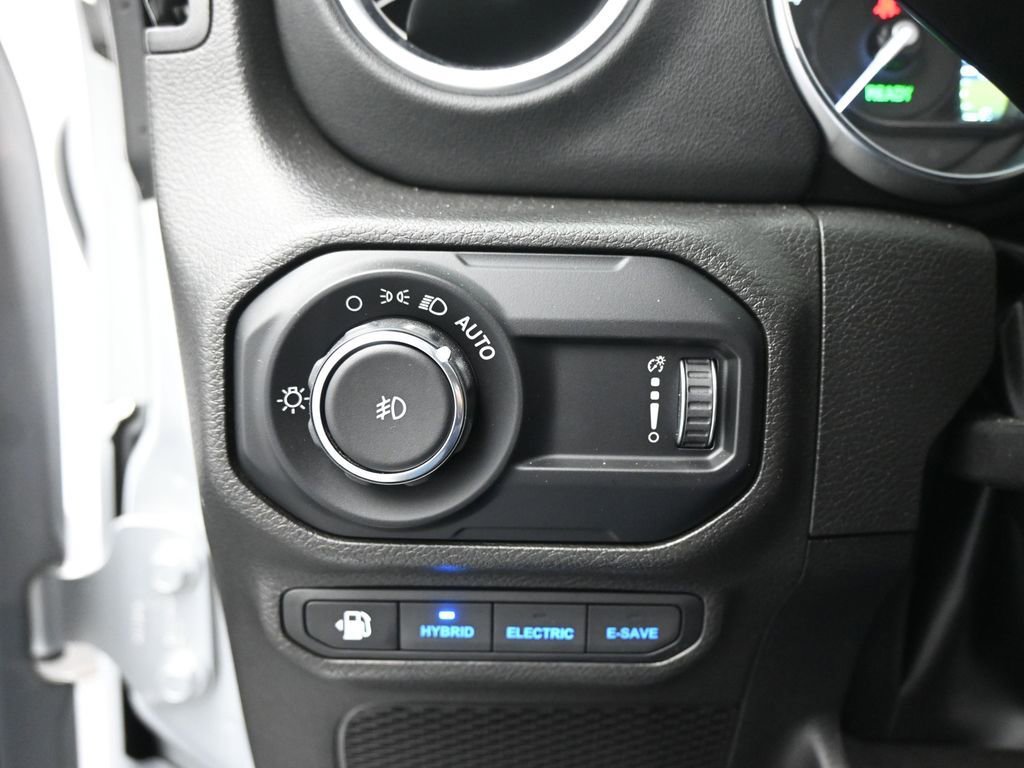 Used 2023 Jeep Wrangler Unlimited Sahara w/ Cold Weather Group image 12