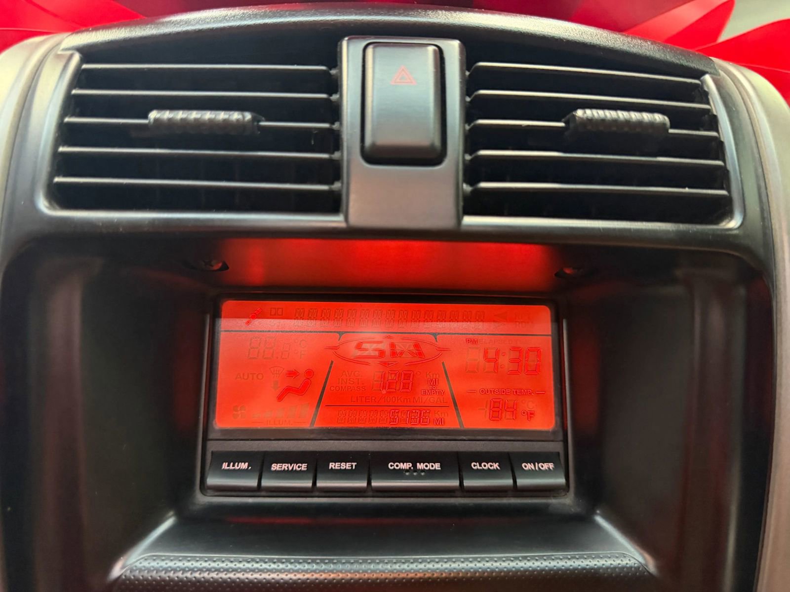 Used 2002 Isuzu Axiom XS RWD image 36