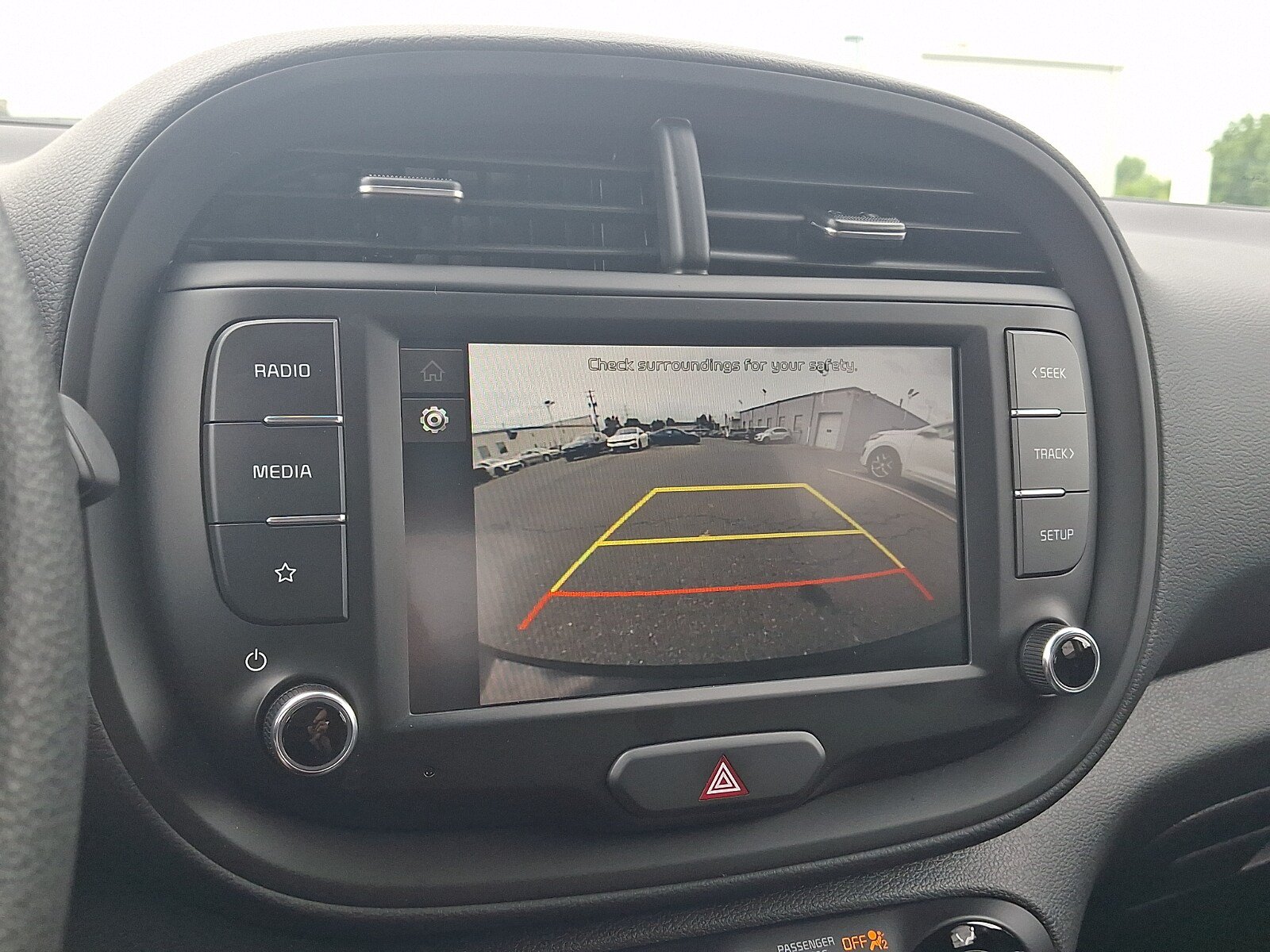 Used 2025 Kia Soul LX w/ LX Technology Package FWD image 17