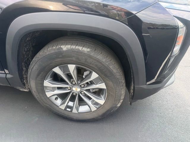 Used 2025 Chevrolet Equinox LT AWD/4WD image 4