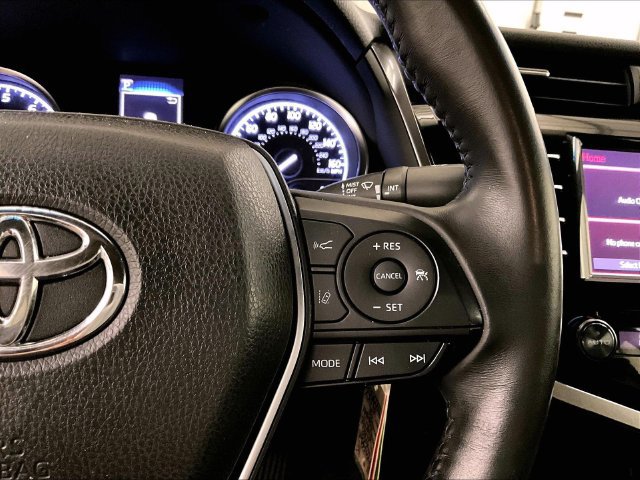 Used 2018 Toyota Camry SE FWD image 18