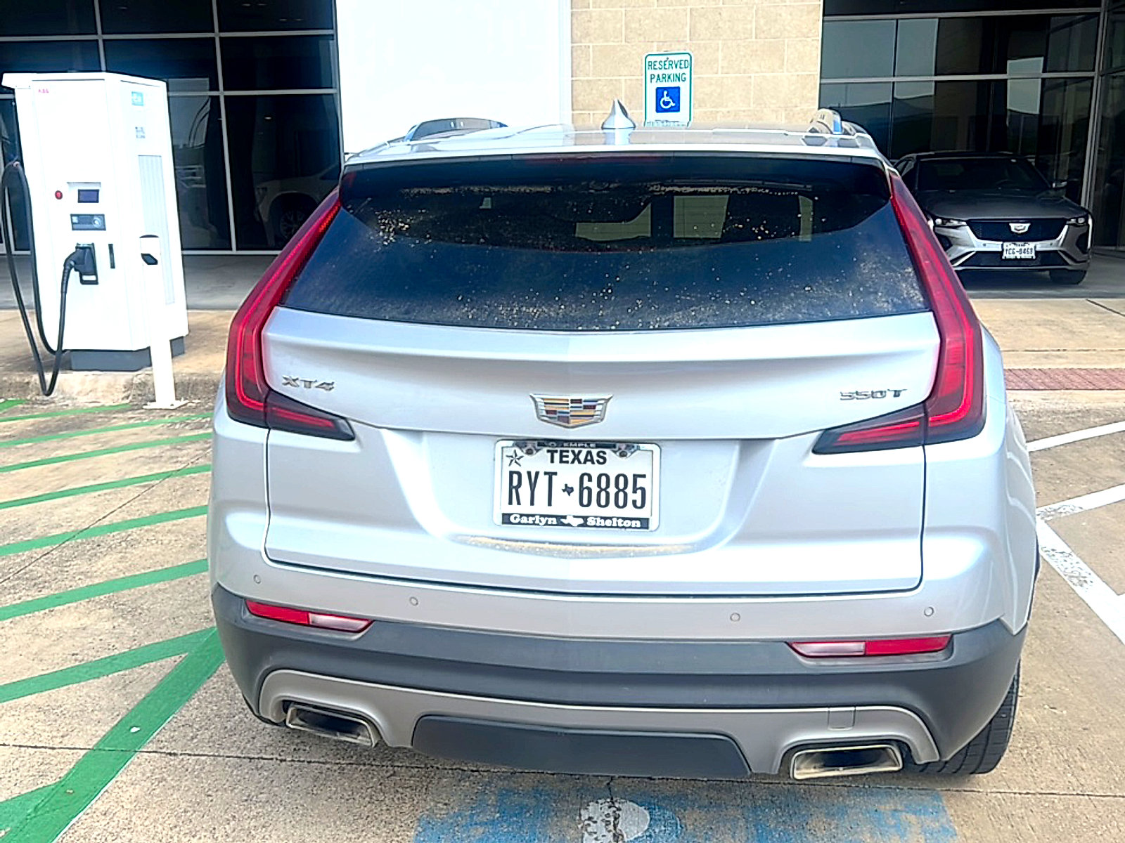Used 2020 Cadillac XT4 Premium Luxury FWD image 3