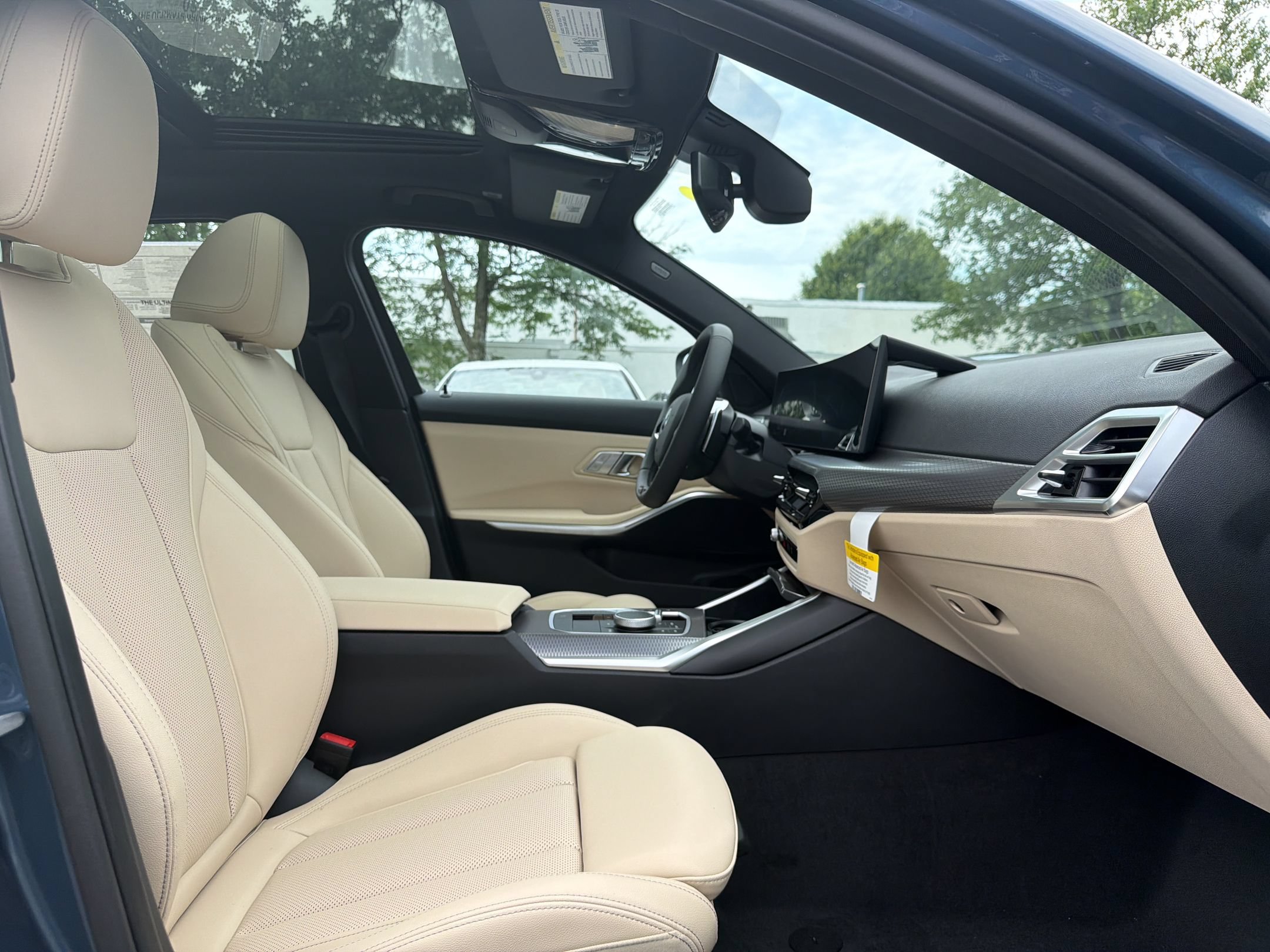 Used 2026 BMW 330i xDrive Sedan w/ Premium Package AWD/4WD image 23