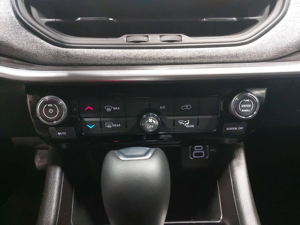 Used 2025 Jeep Compass Latitude AWD/4WD image 20