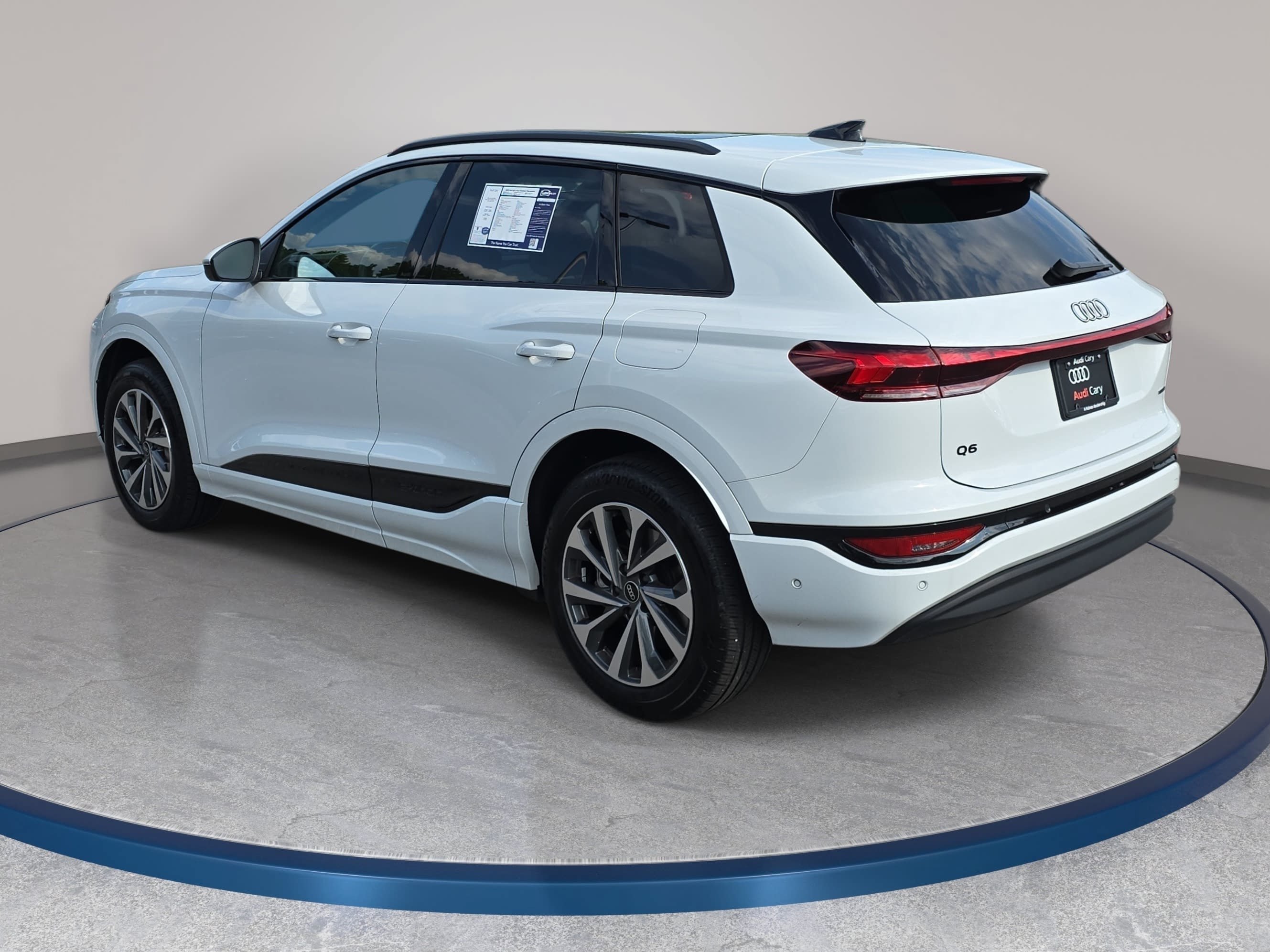 Used 2025 Audi Q6 e-tron Premium Plus w/ Premium Plus AWD/4WD image 7