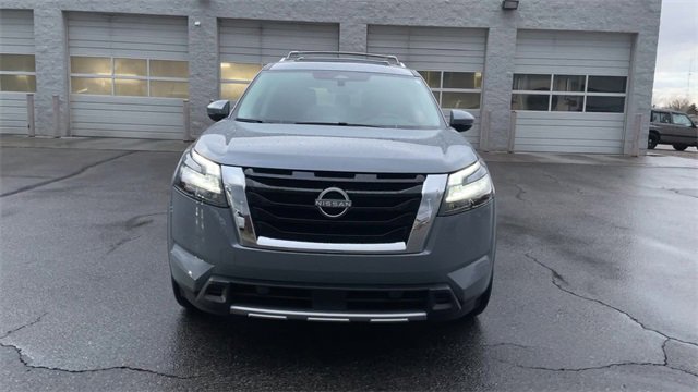 Used 2025 Nissan Pathfinder Platinum image 4