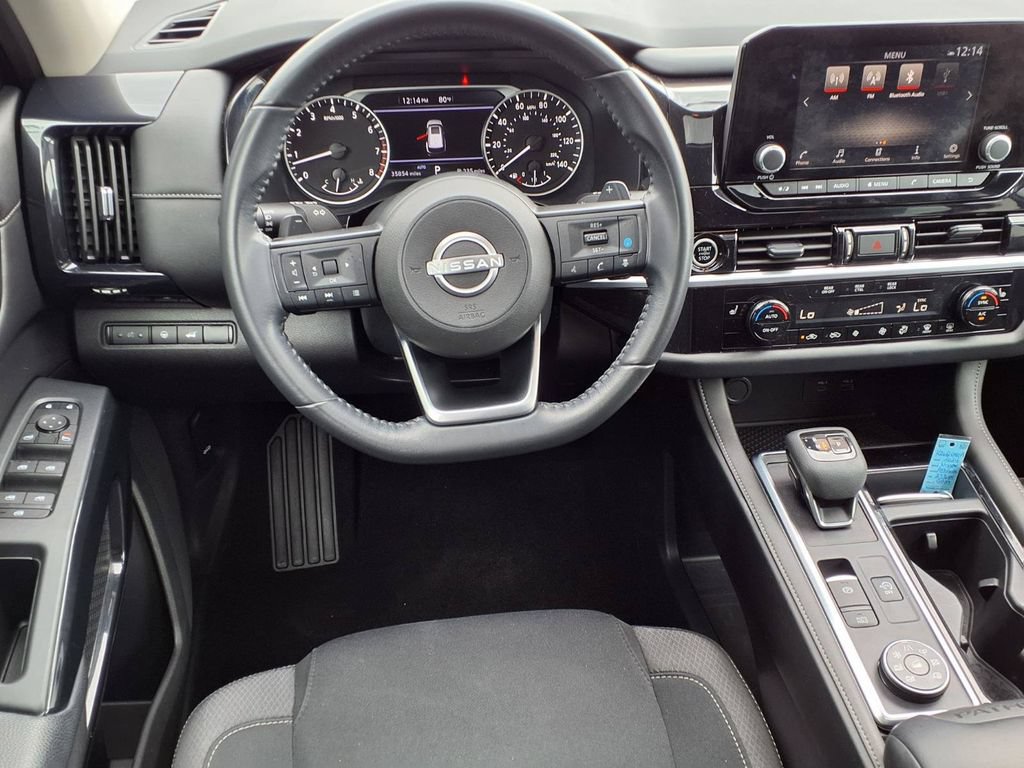 Used 2024 Nissan Pathfinder SV w/ SV Premium Package AWD/4WD image 4