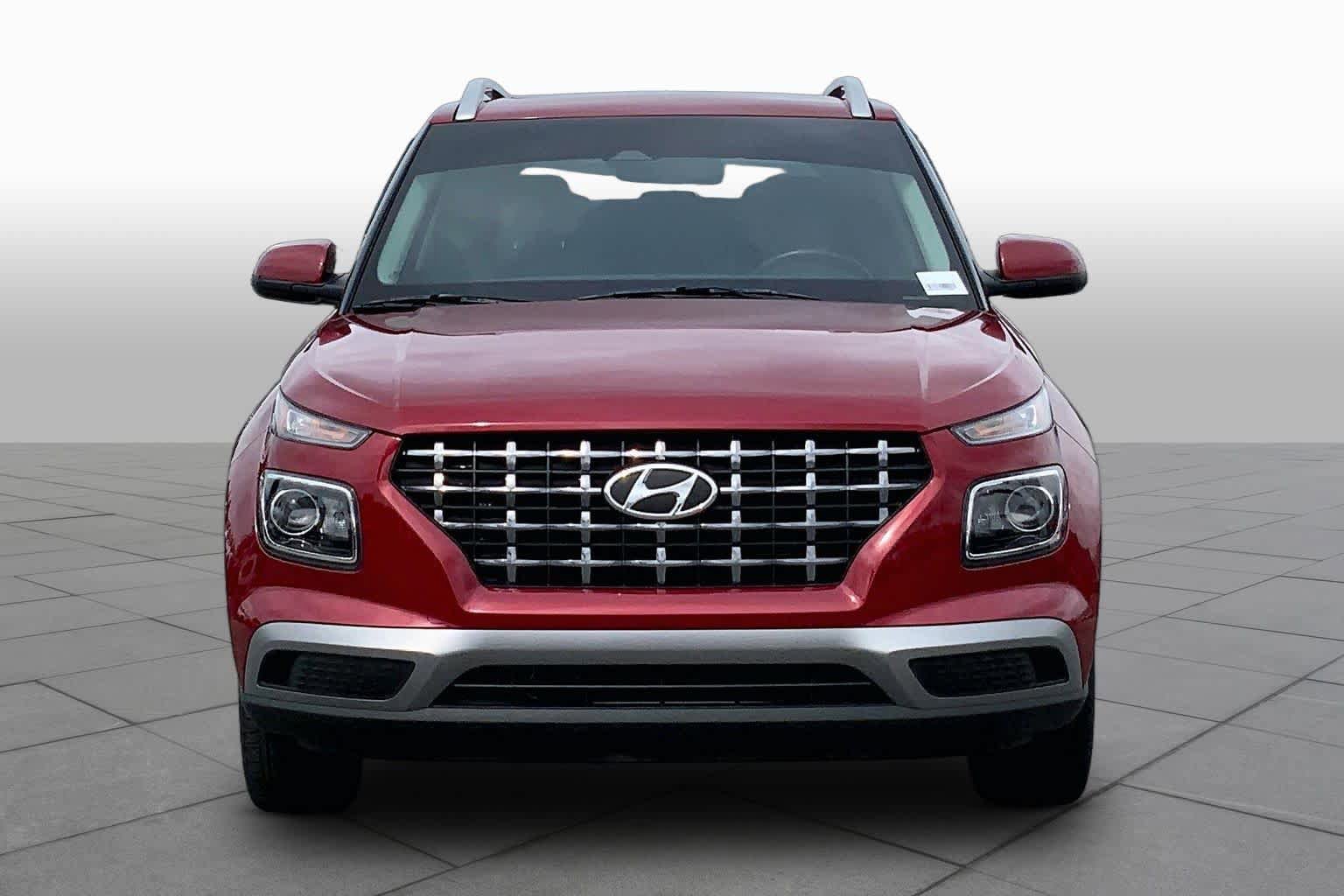Used 2023 Hyundai Venue SEL FWD image 4