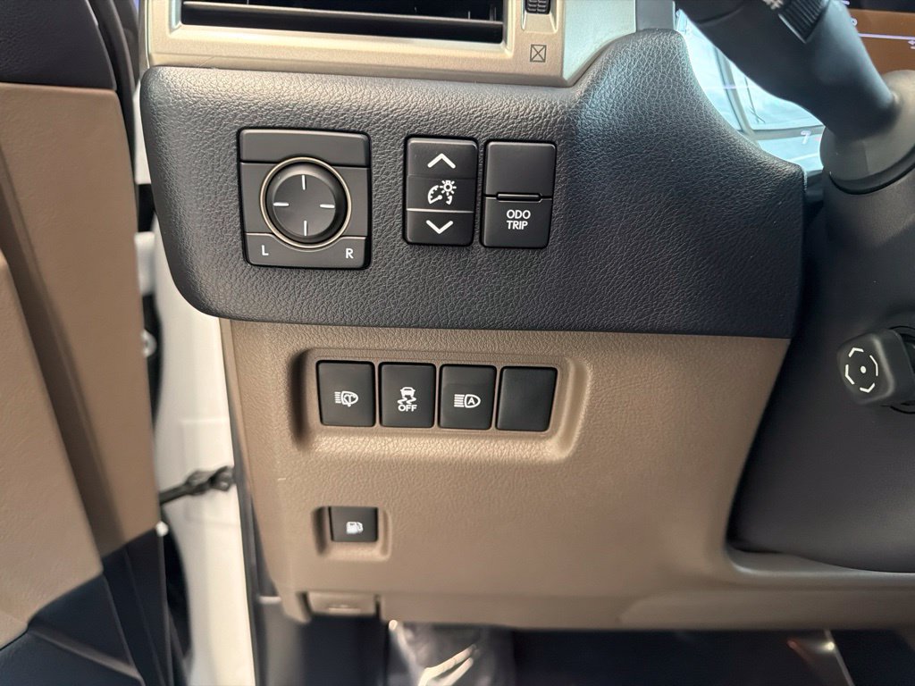 Used 2020 Lexus GX 460 Premium w/ Premium Package AWD/4WD image 79