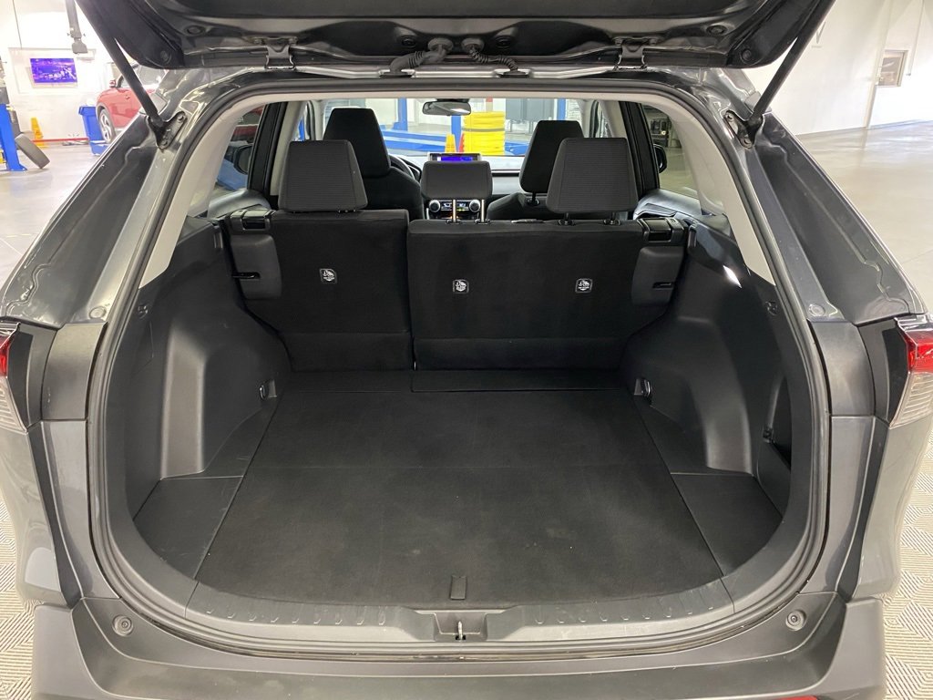 Used 2024 Toyota RAV4 LE image 33