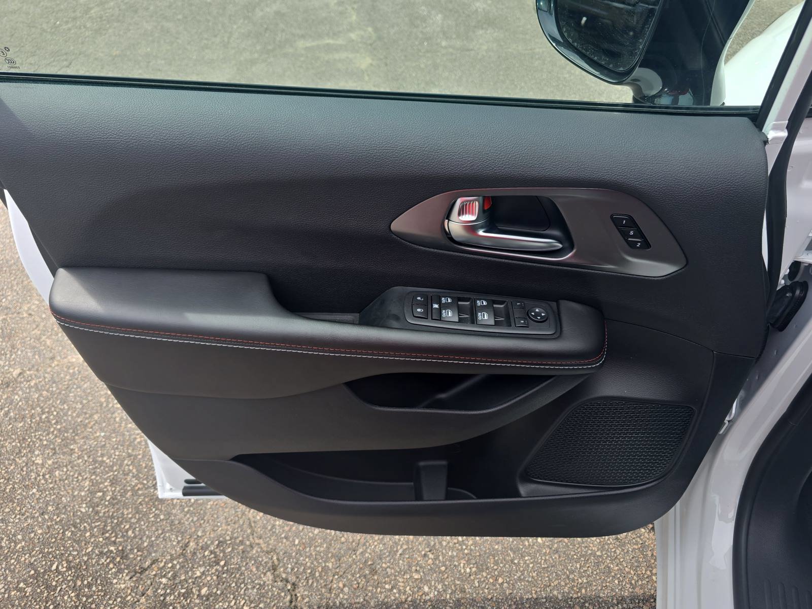 New 2027 Chrysler Pacifica Select FWD image 27