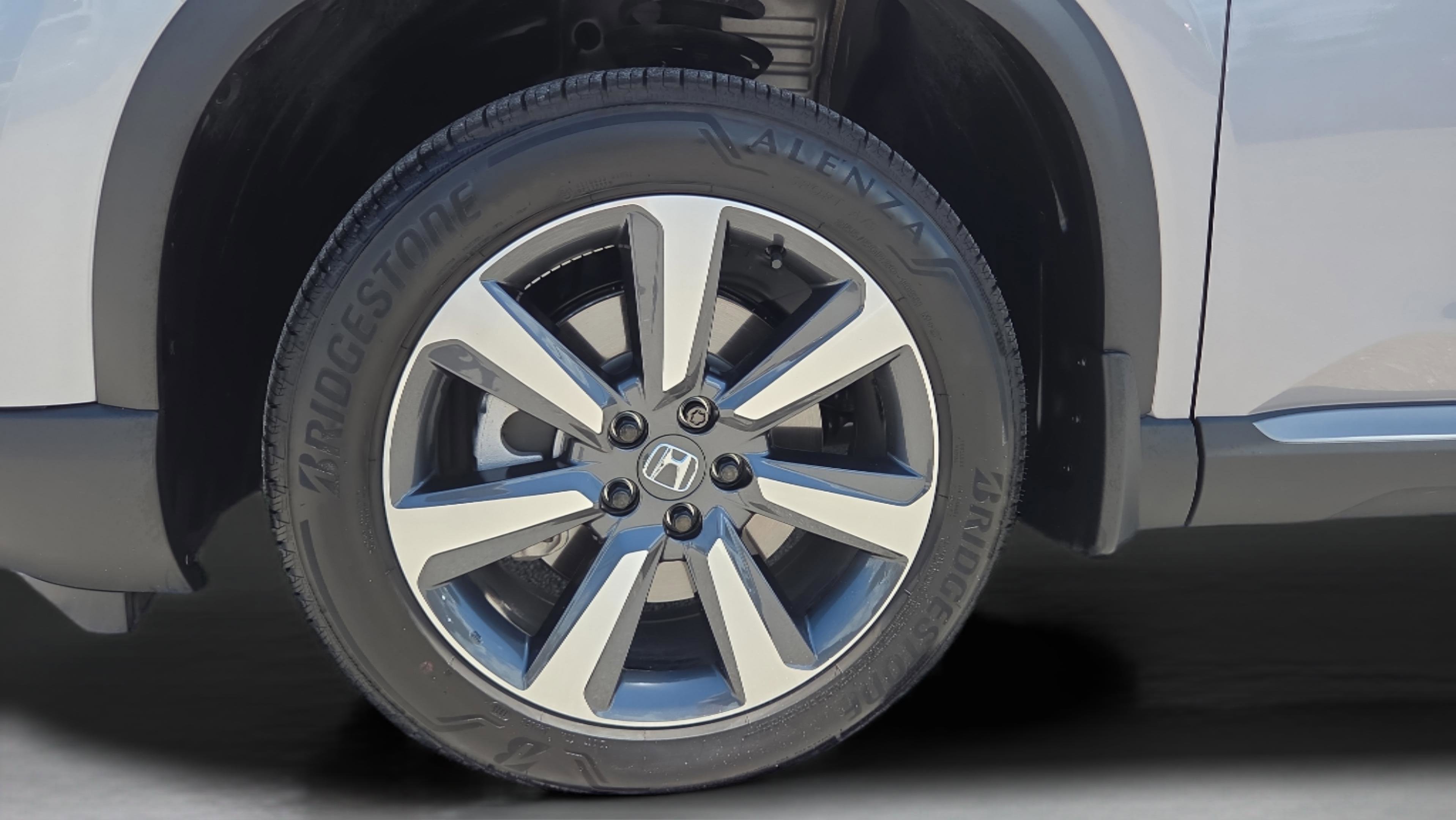 Used 2025 Honda Pilot Touring image 38