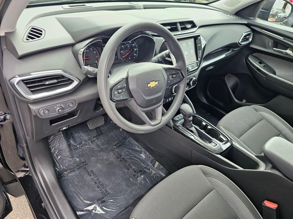 Used 2023 Chevrolet TrailBlazer LT w/ Convenience Package image 19