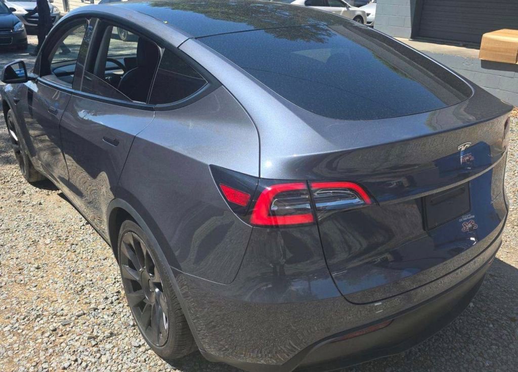 Used 2021 Tesla Model Y Long Range AWD/4WD image 4