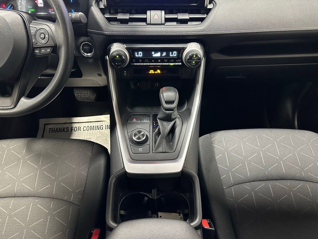Used 2025 Toyota RAV4 XLE AWD/4WD image 36