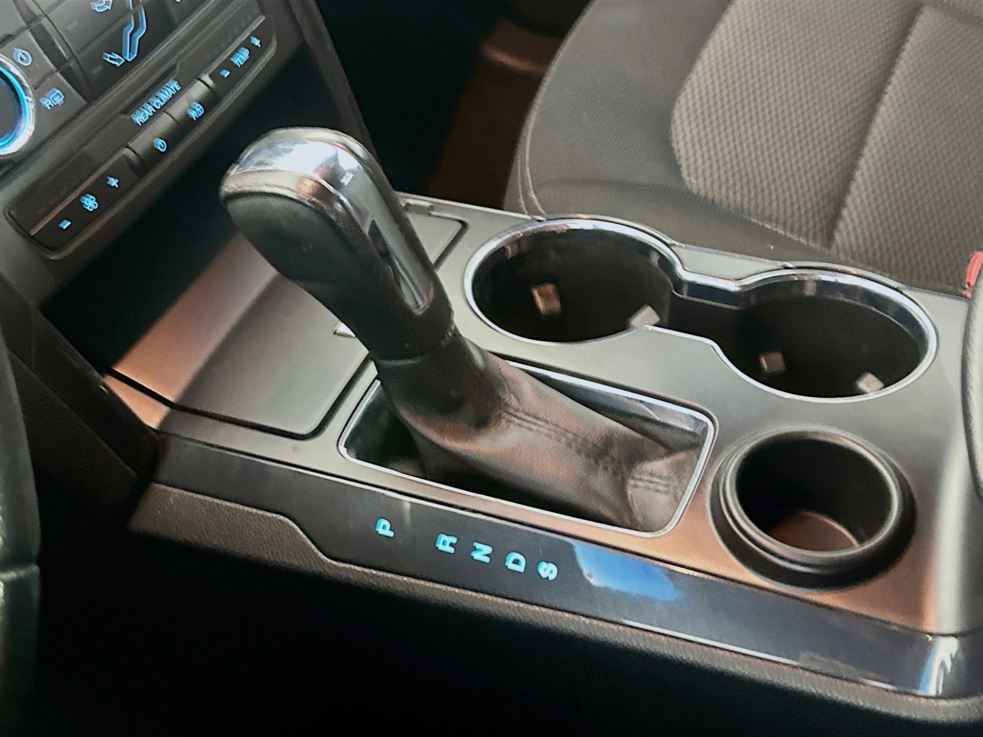 Used 2017 Ford Explorer XLT image 23