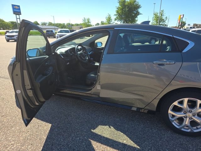 Used 2017 Chevrolet Volt Premier w/ Driver Confidence II Package FWD image 8
