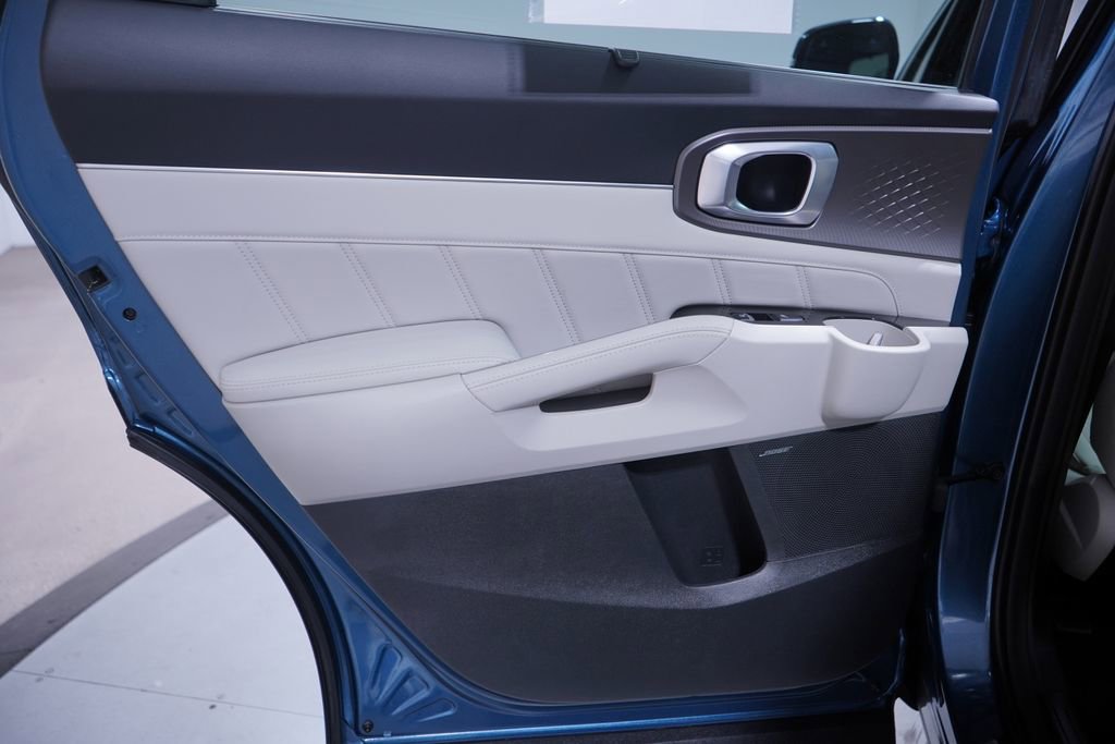 Used 2025 Kia Sorento SX Prestige image 16