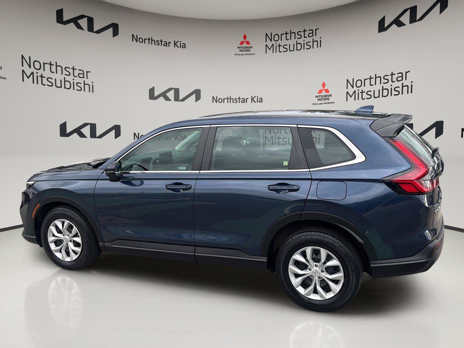 Used 2024 Honda CR-V LX image 4