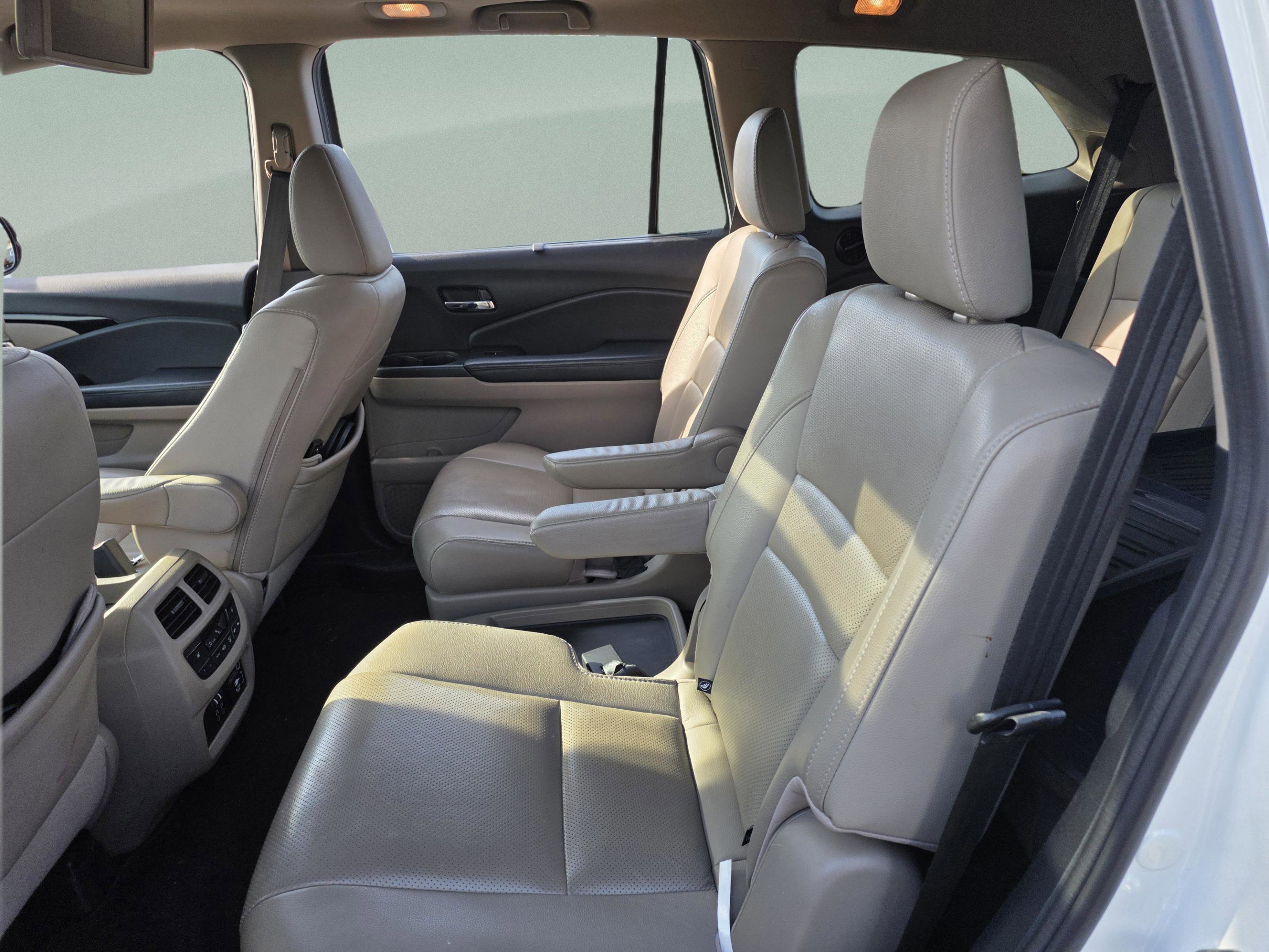 Used 2019 Honda Pilot Elite image 22