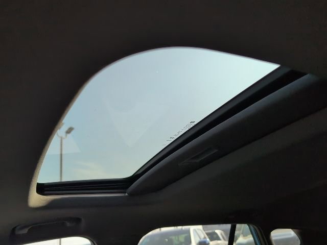New 2026 Chevrolet Trax RS w/ Sunroof Package image 23