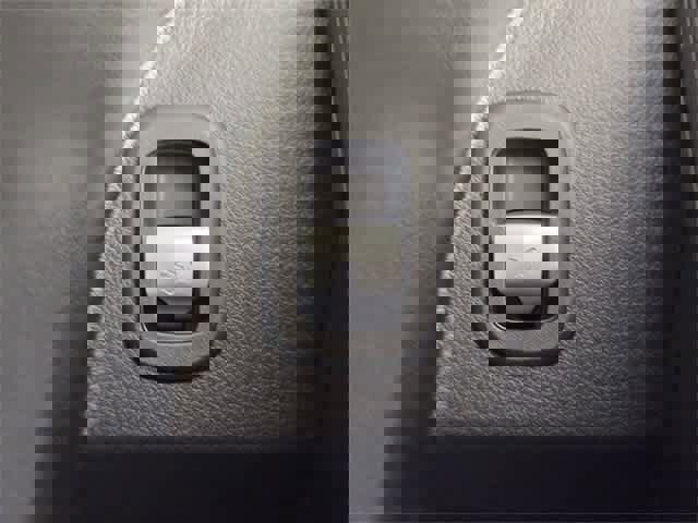 Certified 2025 Mercedes-Benz GLC 300 4MATIC image 70