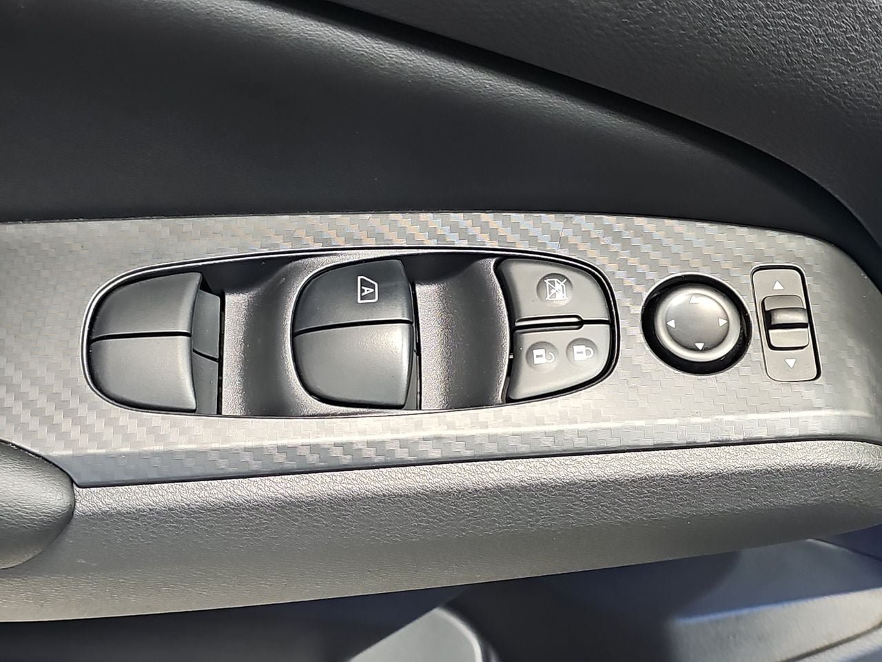 Used 2025 Nissan Altima 2.5 S FWD image 27