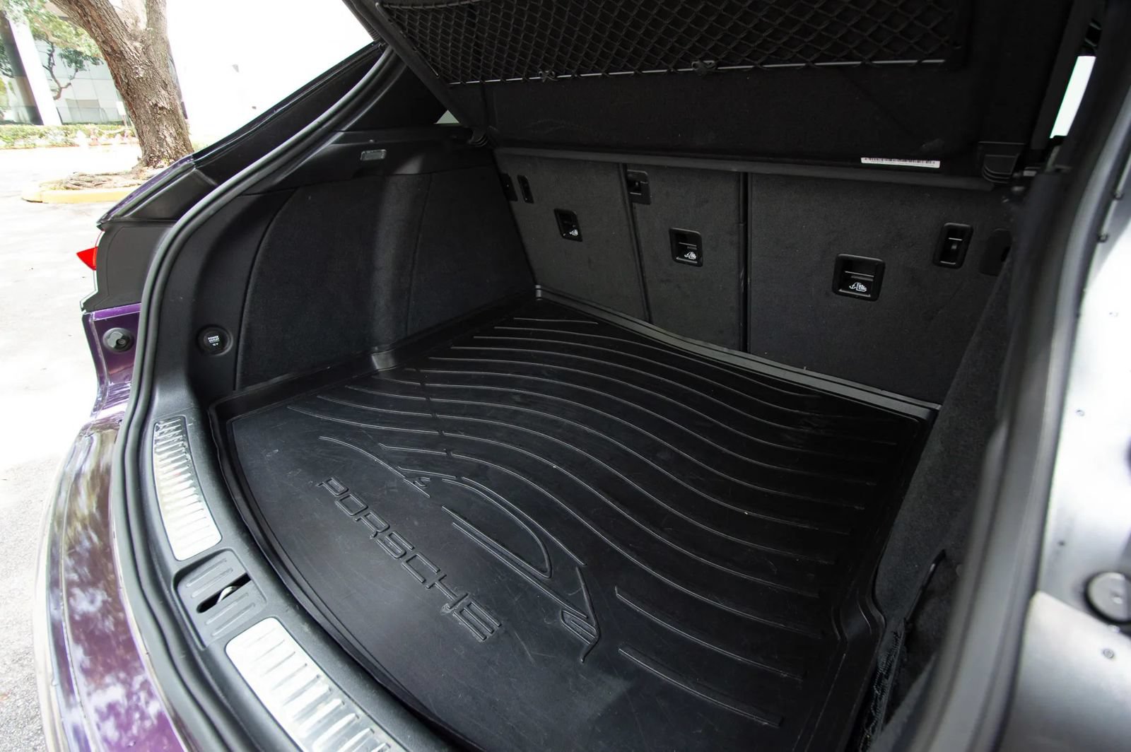Used 2021 Porsche Macan w/ Premium Package Plus AWD/4WD image 71