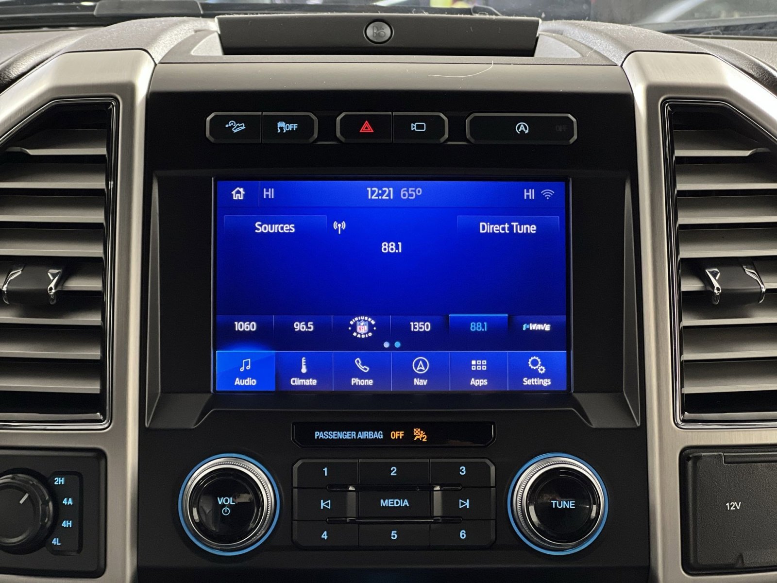 Used 2020 Ford F150 Platinum w/ Equipment Group 701A Luxury image 18