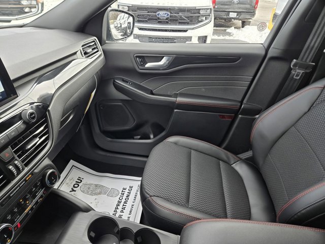 New 2026 Ford Escape ST-Line w/ Cold Weather Package AWD/4WD image 9