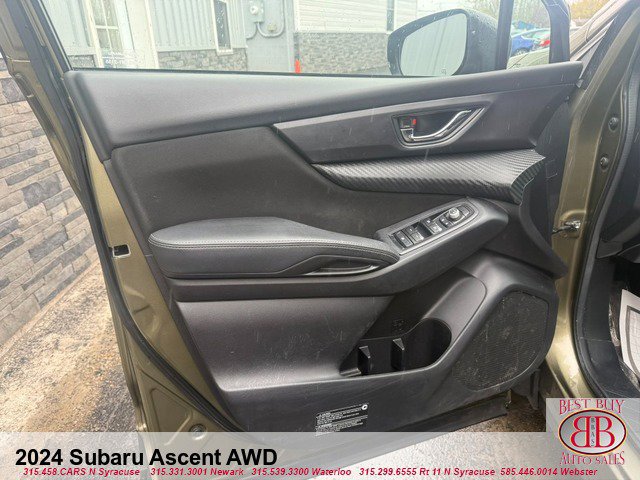 Used 2024 Subaru Ascent Premium AWD/4WD image 9