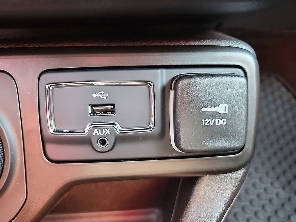 Used 2023 Jeep Renegade Trailhawk AWD/4WD image 13